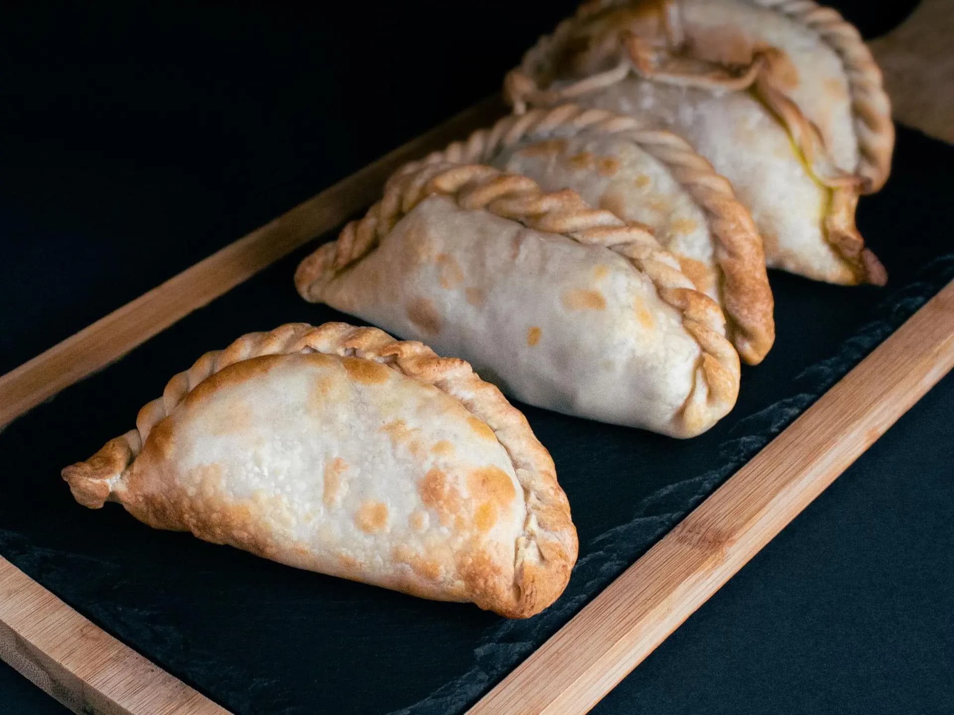 Empanadas de Carne Cortada a Cuchillo x12
